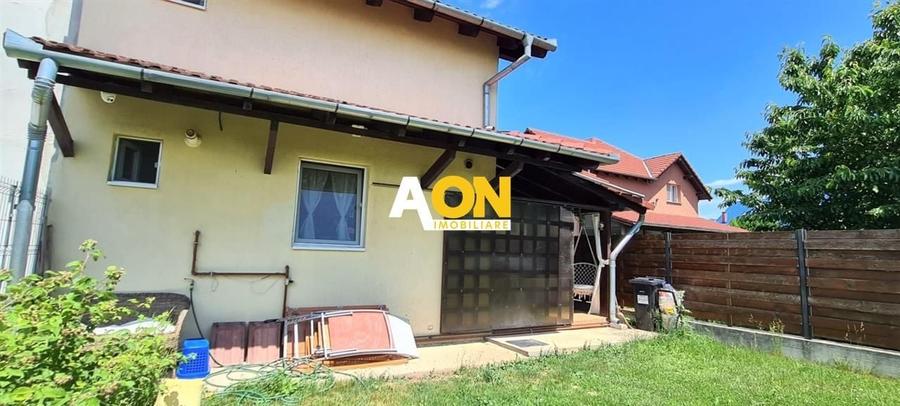 Duplex cu 4 camere cu Canalizare în Cetate