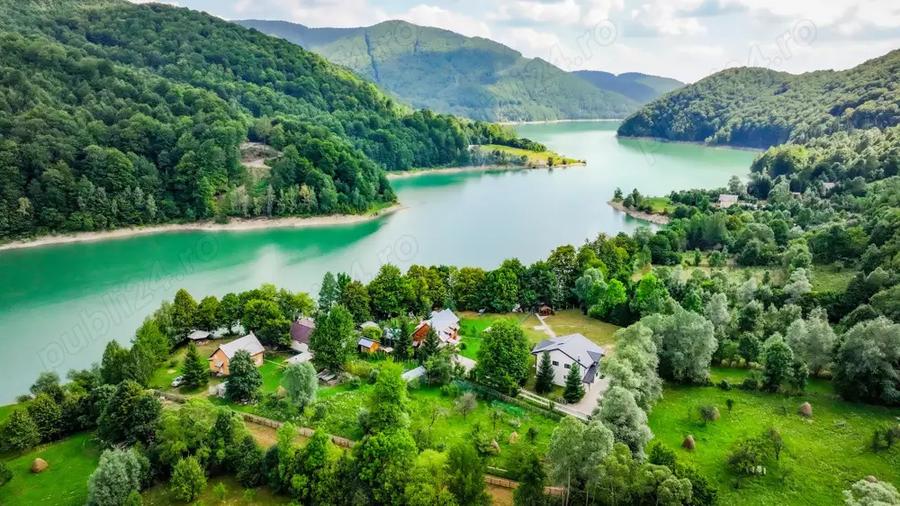 Vand 2 case de vacan?a pe malul Lacului Paltinu - 9