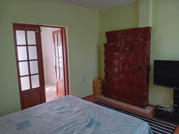 Vând casă la țară  - 9