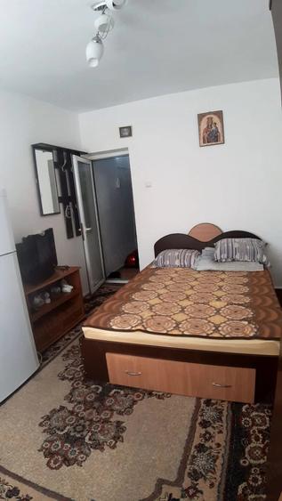 Garsonieră decomandată în Central