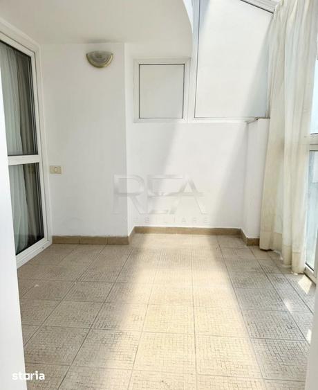 Apartament cu 4 camere decomandat în Centrul Civic