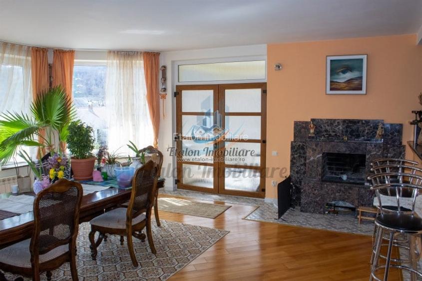 Vila Lux, 375 mp, Piatra Neamt