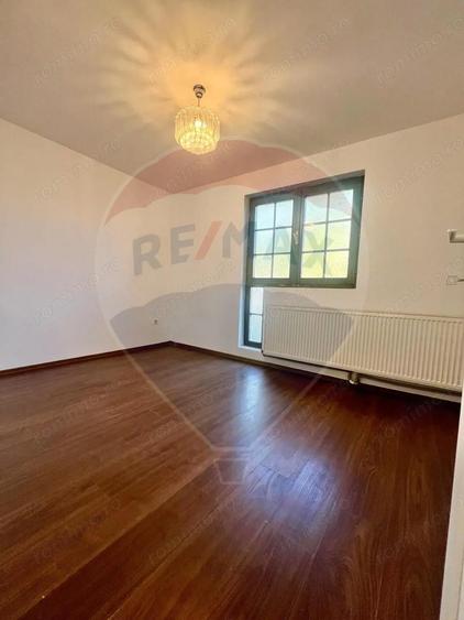 Apartament in zona Centrala, et.1, curte privata. - 7