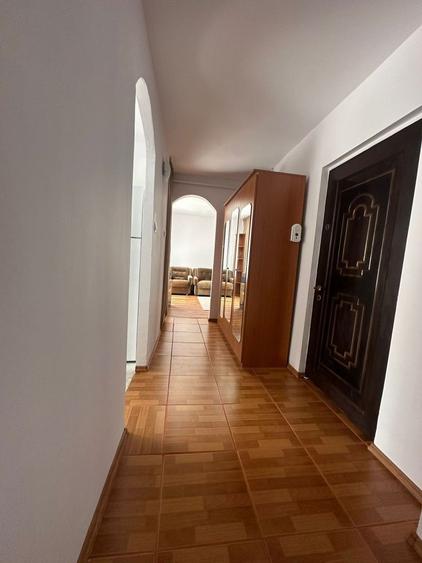 Vand apt 2 cam,1/4,zona str.Eroilor - 5