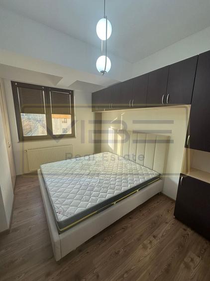 Apartament cu 3 camere decomandat, mobilat în Central