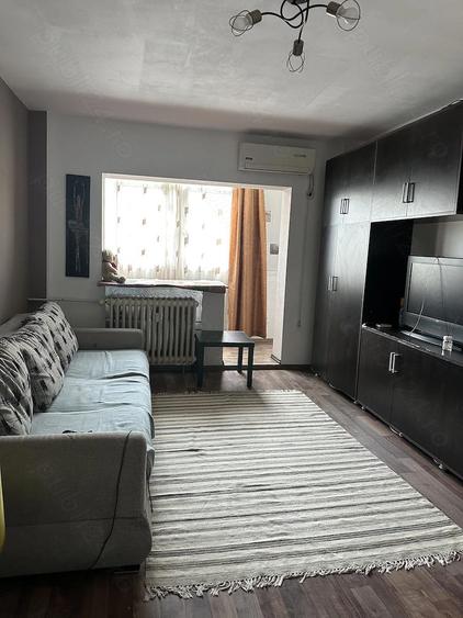 Inchiriez apartament 2 camere sector 4 - 1