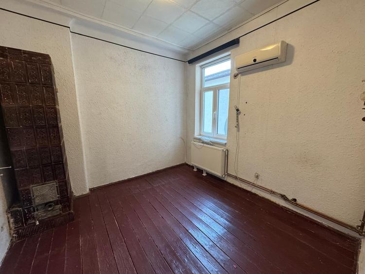 Vanzare apartament cinci camere vila D+P+2 Medicina Cotroceni - 14