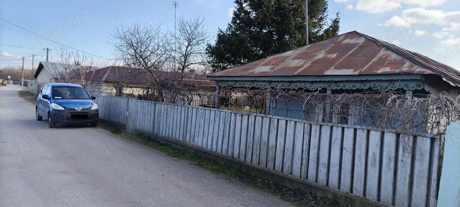 Teren intravilan + casa batraneasca - 3