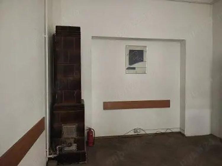 vand casa , 3 camere, curte comuna - 2