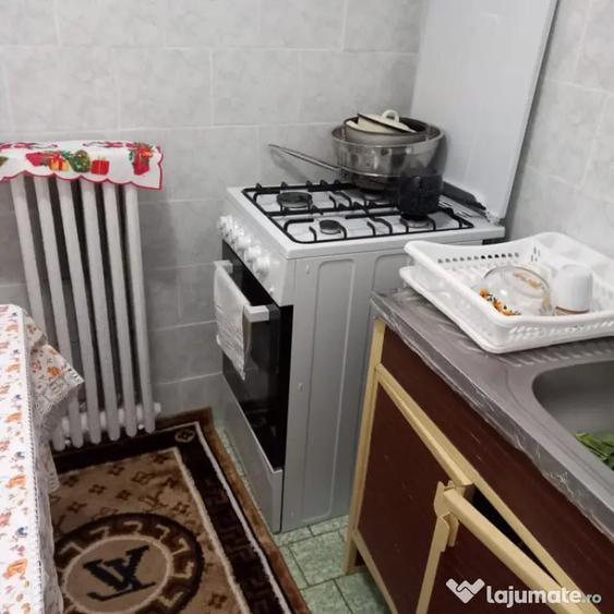 23 AUGUST-APARTAMENT 2 CAMERE , ETAJ 3 - 5