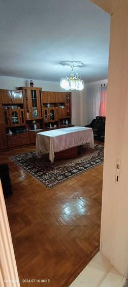 Casă cu 4 camere în Gologanu