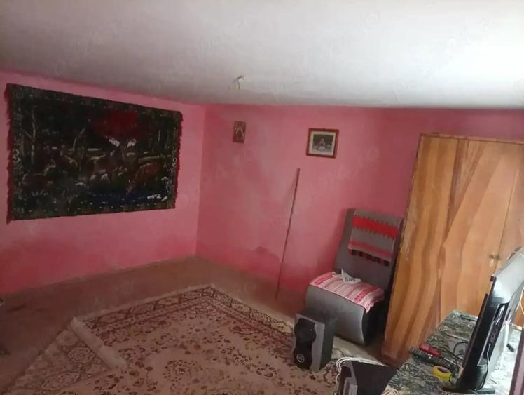 Casă cu 2 camere cu Teren 140 Mp în Central