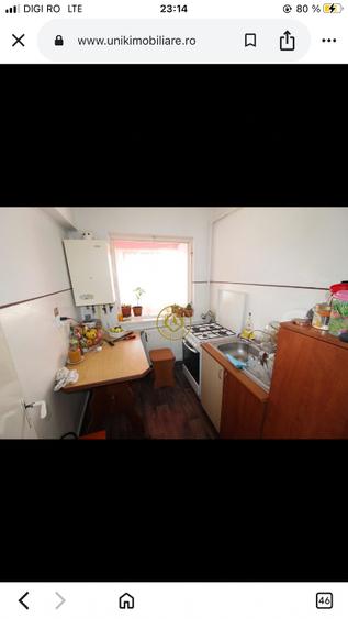 Vând apartament cu o camera zona centrala  - 4