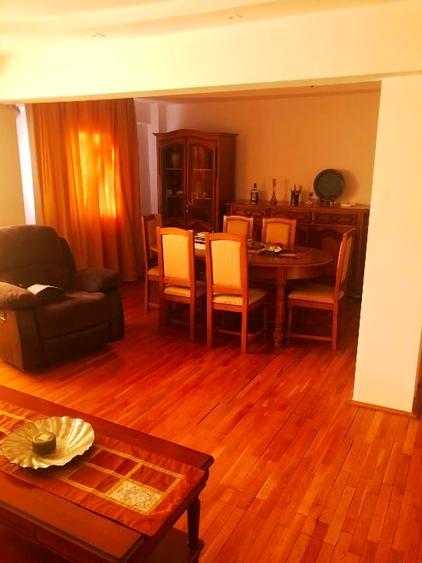 Inchiriez apartament 4 camere, etaj 1, strada UNIRII, Nr.70, Bloc D - 7
