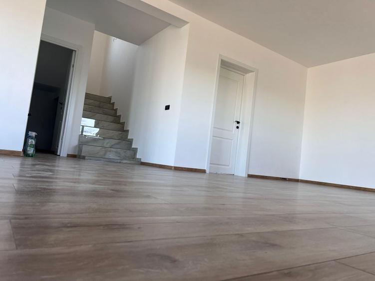 Vand casa parter + etaj - 3