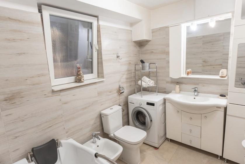 Pensiune Turistica cu Sala de Mese + Casa de Locuit in Cristesti - 14