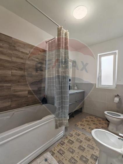 Casă / Vilă cu 4 camere de închiriat - 18