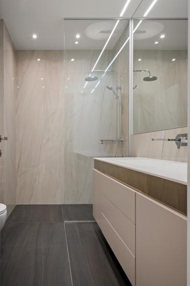 Apartament cu 4 camere decomandat în Arcul de Triumf
