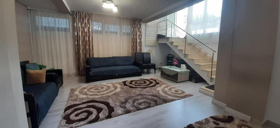 Apartament cu 3 camere decomandat în Jiului