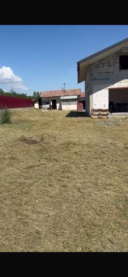Casă individuală cu 5 camere cu Teren 7300 Mp în Orășeni-Deal