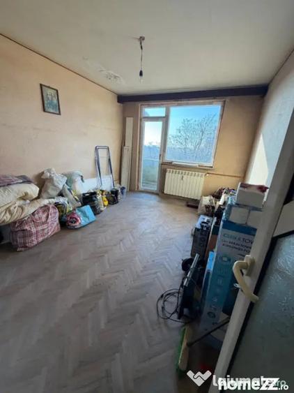 Apartament cu 3 camere decomandat în Calea București