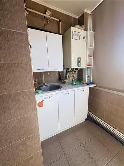 Apartament cu 2 camere decomandat, mobilat în Dacia