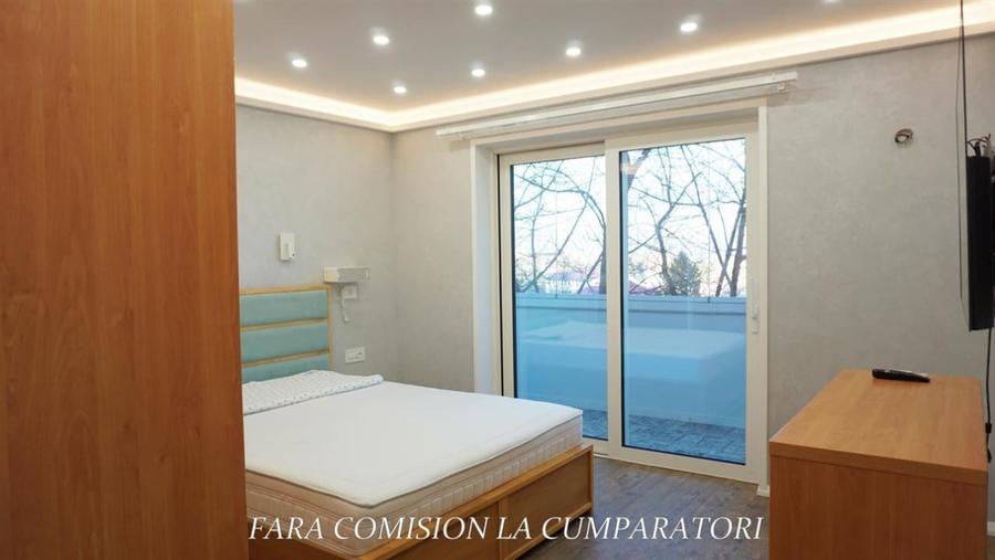 Apartament cu 4 camere decomandat, mobilat în Central