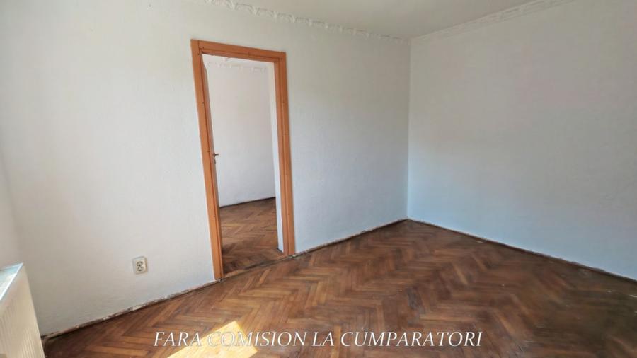 Apartament cu 2 camere semidecomandat în Petrișor
