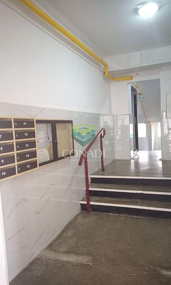 Apartament cu 3 camere decomandat în Dristor