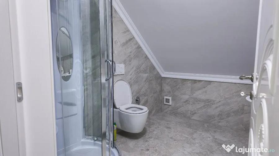 Casă cu 6 camere cu Teren 2100 Mp în Central