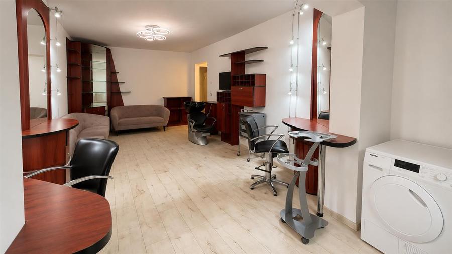 Apartament cu 3 camere decomandat în Răcădău