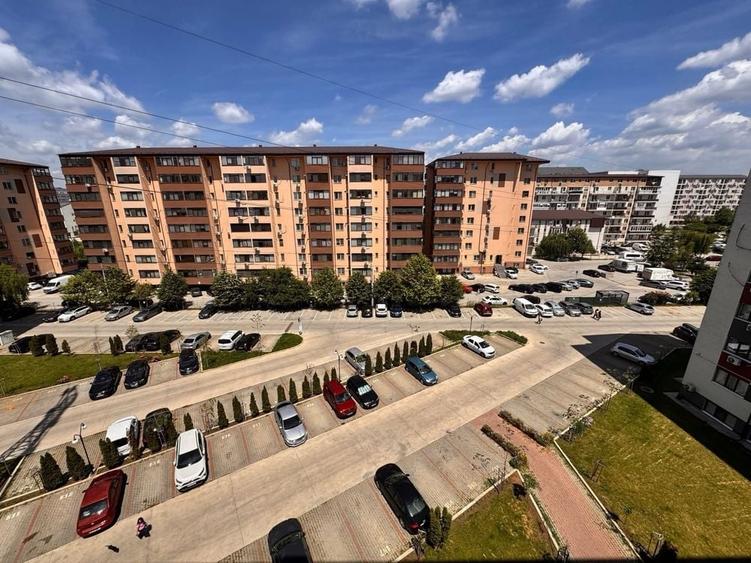 Garsonieră în Roșu