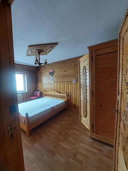 Apartament cu 3 camere decomandat în Tractorul