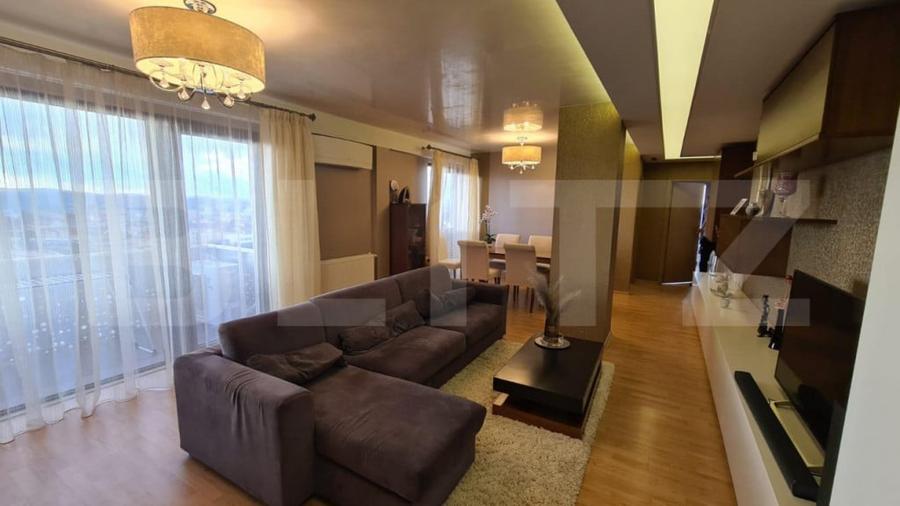Apartament cu 3 camere semidecomandat în Calea Turzii