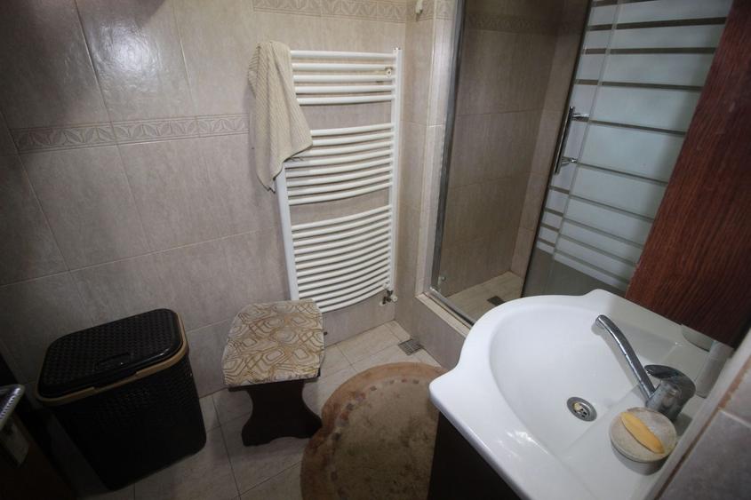 Casă individuală cu 3 camere cu Canalizare în Mehala