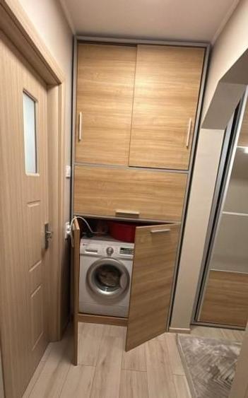 Apartament cu 4 camere decomandat, mobilat în Casa de Cultură