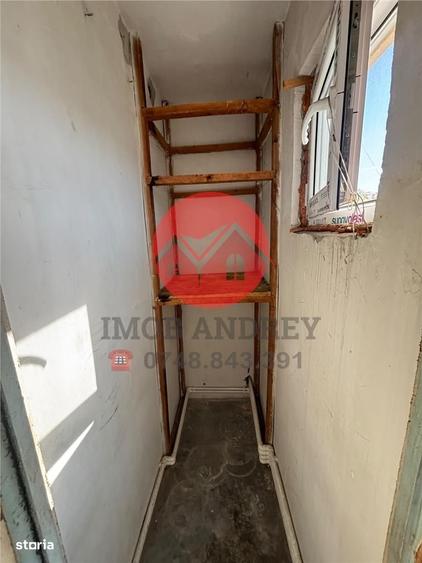 Apartament cu 3 camere decomandat în Piața Nouă