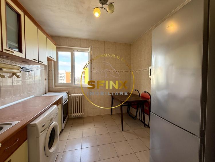 Apartament cu 3 camere semidecomandat, mobilat în Baba Novac