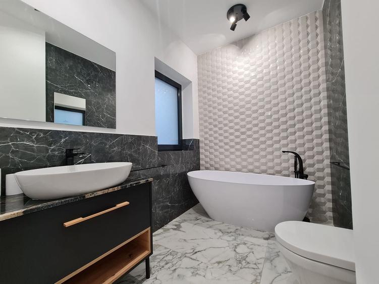 Apartament cu 3 camere decomandat în Arcul de Triumf