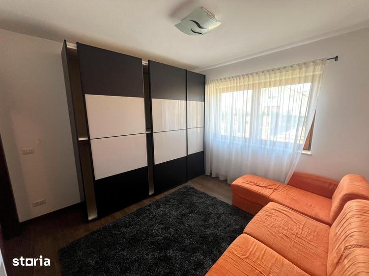Casă cu 5 camere cu Teren 1250 Mp în Sud