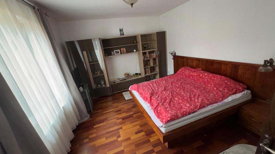 Casă individuală cu 3 camere cu Canalizare în Giulești