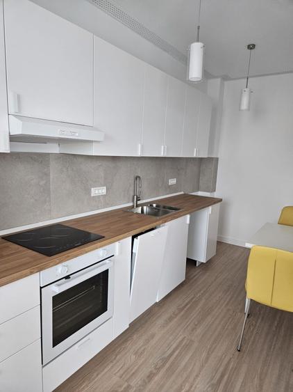 Apartament cu 3 camere decomandat, mobilat în Dămăroaia