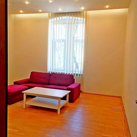 Apartament cu 3 camere semidecomandat în Elisabetin