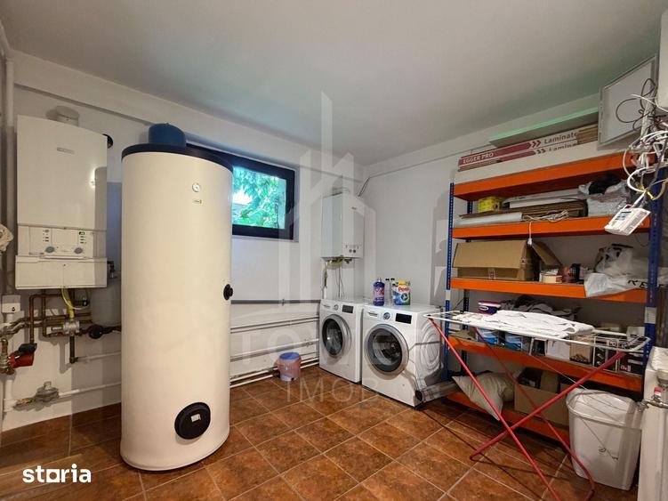 Casă cu 8 camere cu Teren 319 Mp în Ștrand