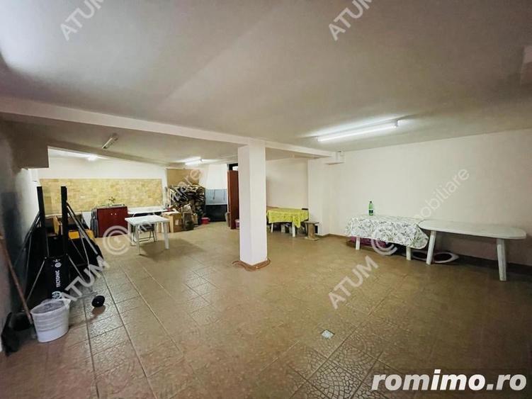 Casă cu 8 camere cu Teren 500 Mp în Paltin