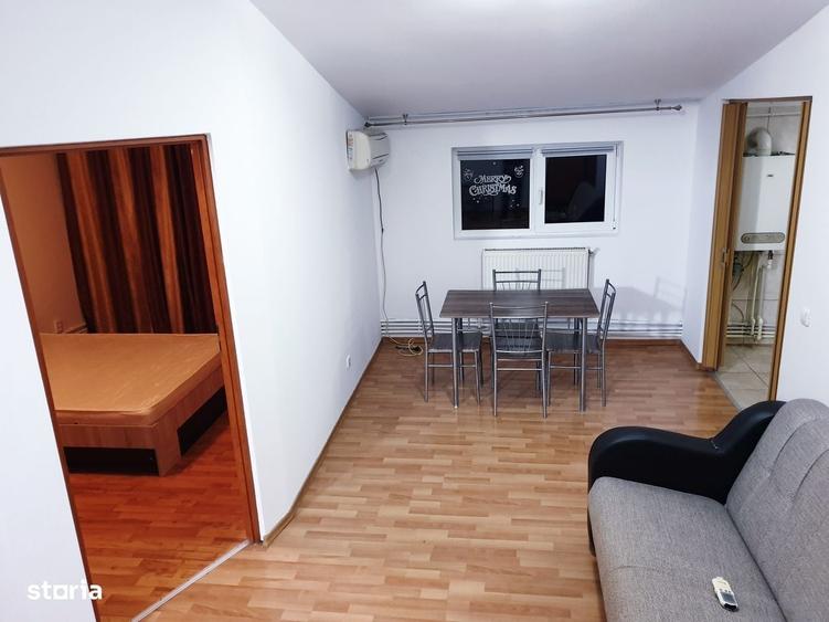 Apartament cu 2 camere în Micro 20