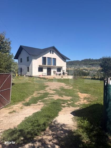 Casă cu 4 camere cu Teren 3600 Mp în Dărmănești