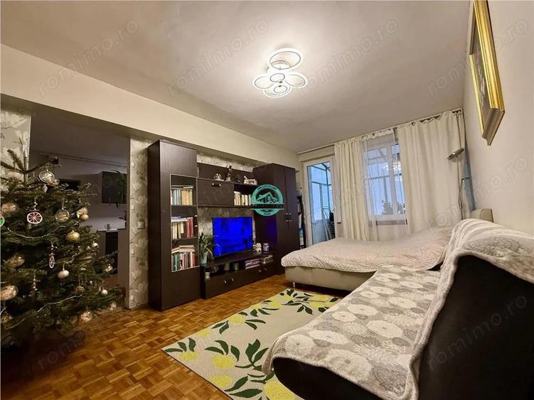 Vanzare - Apartament cu 2 camere - Cornisa - 2