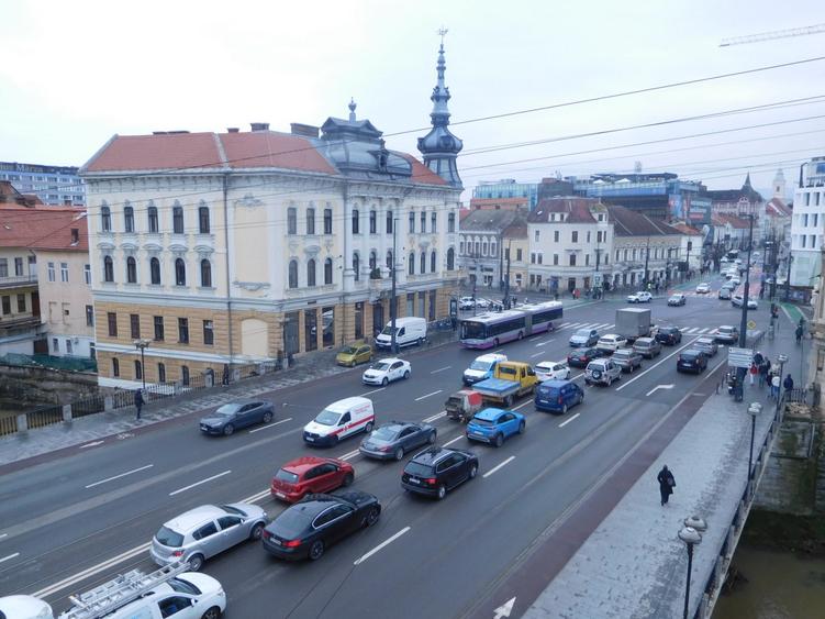 Ultracentral, apartament 4 camere, Imobil de epoca - 11