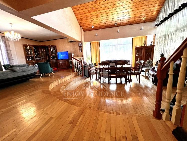 Vila impresionanta 605 mp, curte 2191 mp, dublu acces auto, garaj - 1